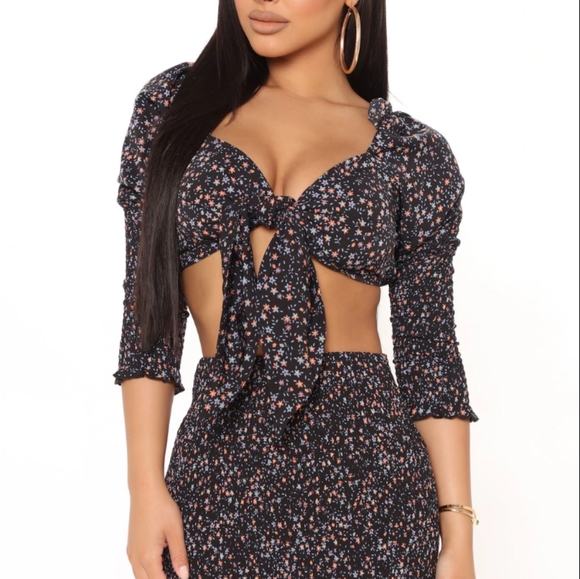 Fashion Nova crop top - Picture 2 of 11